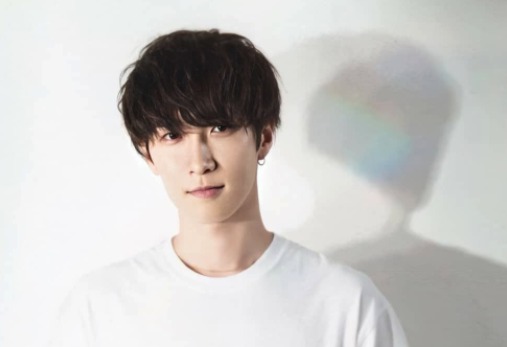 渡辺翔太の美容法は 愛用のスキンケア用品と美容クリニックはどこ Edona Blog